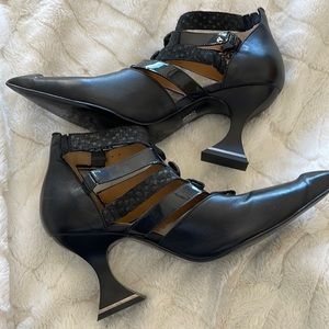 Fluevog Esoteric Temptations Ros.  Size 9.5 like New
